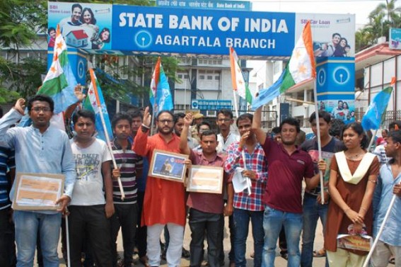 NSUI stages awareness campaign on PM Modiâ€™s promise of Rs. 15 lakh in each account